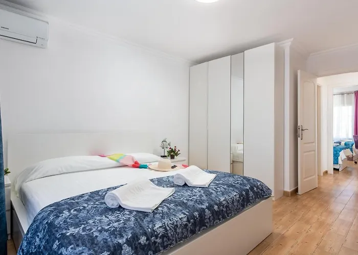 Beautiful Sahara, Bbq