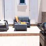 Beautiful Sahara, Bbq Вілла *